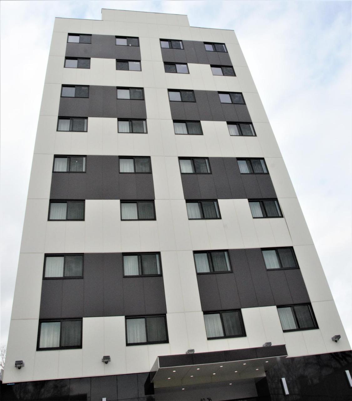LIC Plaza Hotel New York Esterno foto