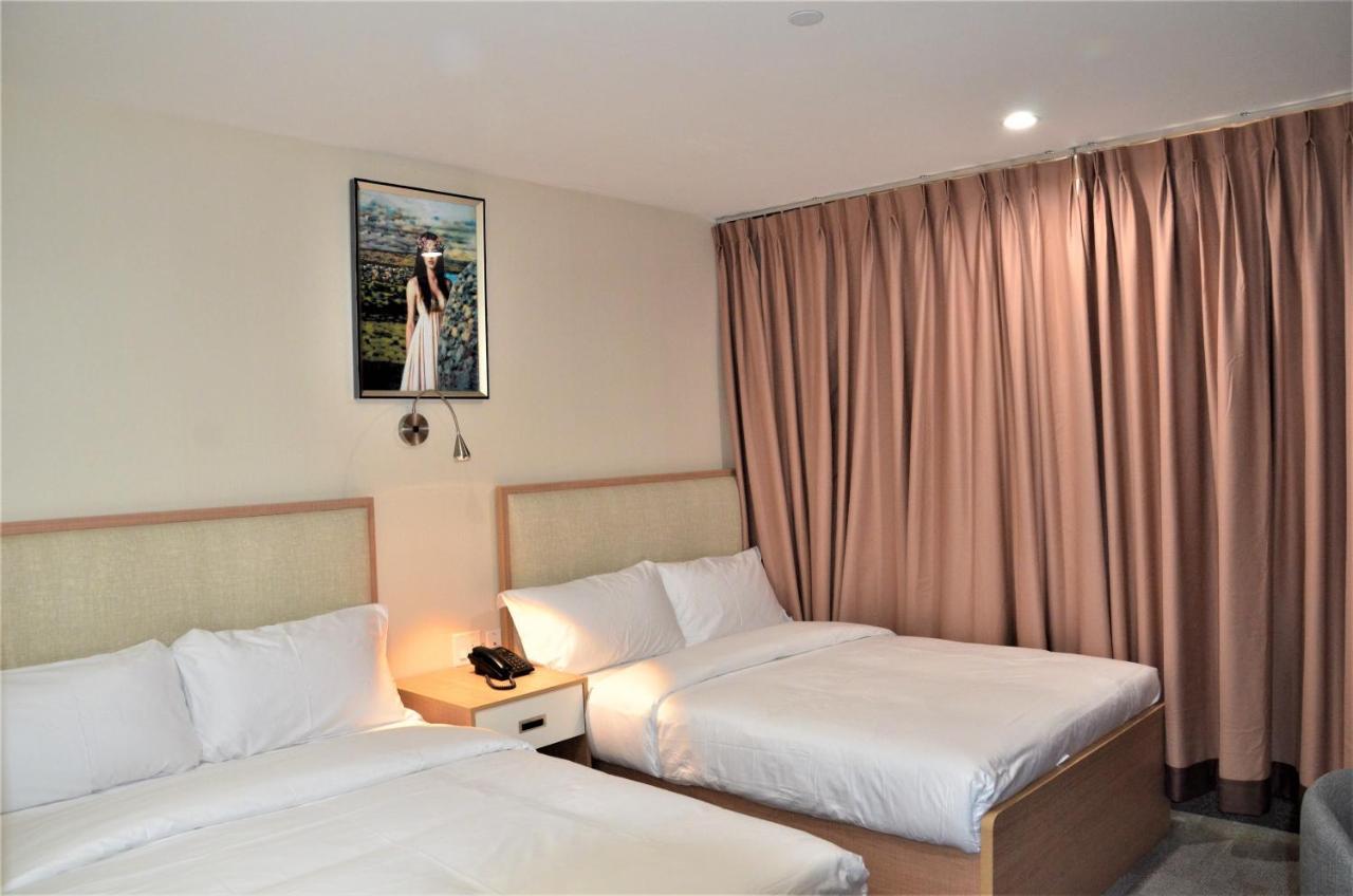 LIC Plaza Hotel New York Esterno foto