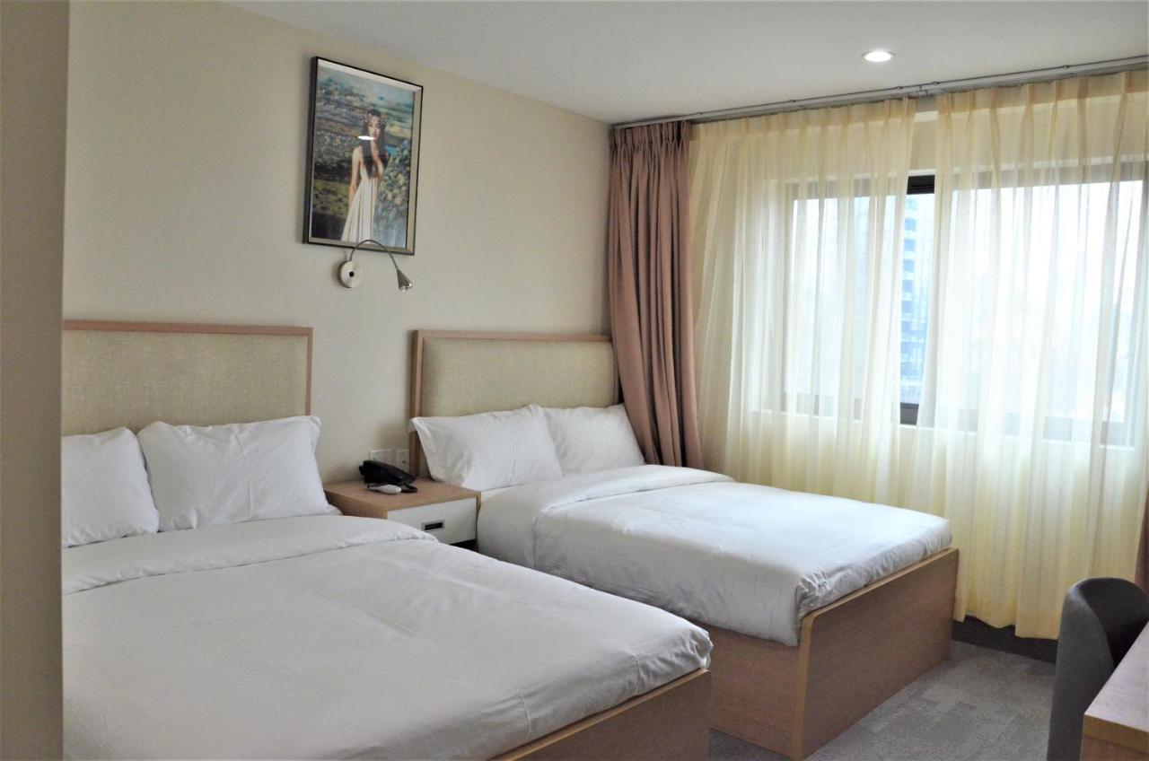 LIC Plaza Hotel New York Esterno foto